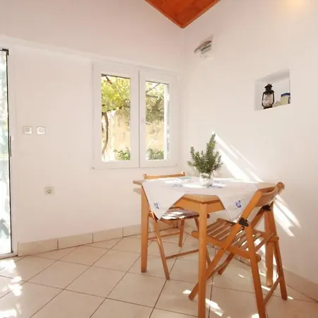 Studio Podspilje 8915a Apartman Vis